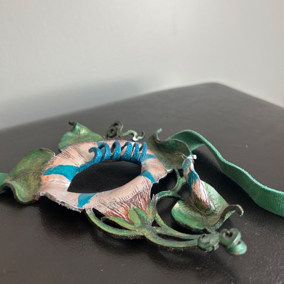 Arts & Myths Artisan Created Leather Flower Masquerade Mask - Picture 8 of 8